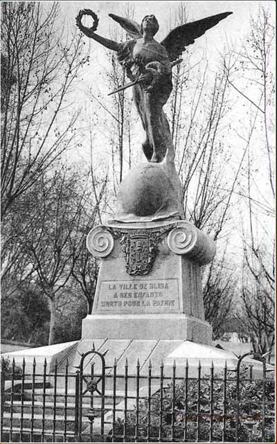 Blida-Monument aux morts 3.JPG